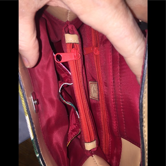 MC’s Roses Satchel - Picture 5 of 7